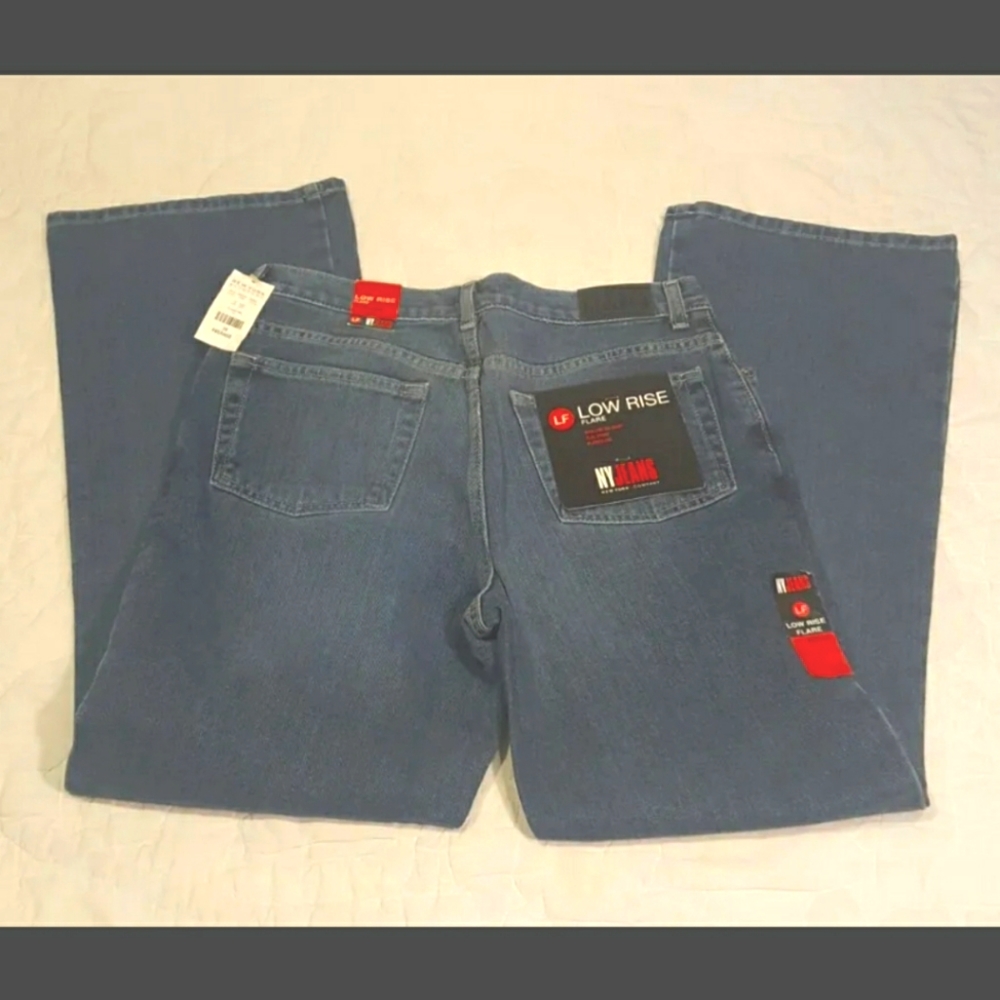 NWT Women's New York & Company NY Jeans Low Rise Flare Sz. 10 Average Jeans